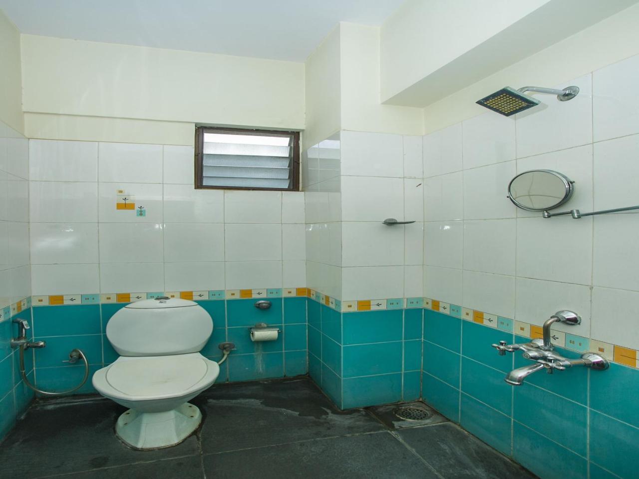 Oyo 18762 Vaishnavi Residency Hotel Bangalore Exterior photo